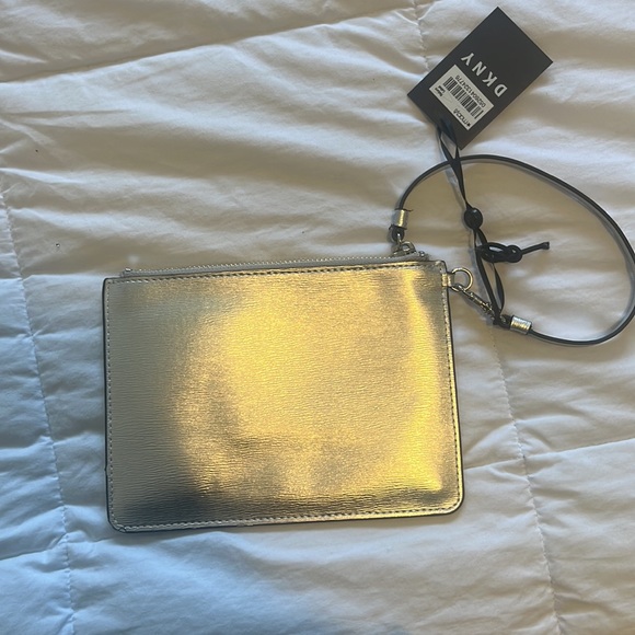 DKNY WRISTLET - Picture 2 of 3